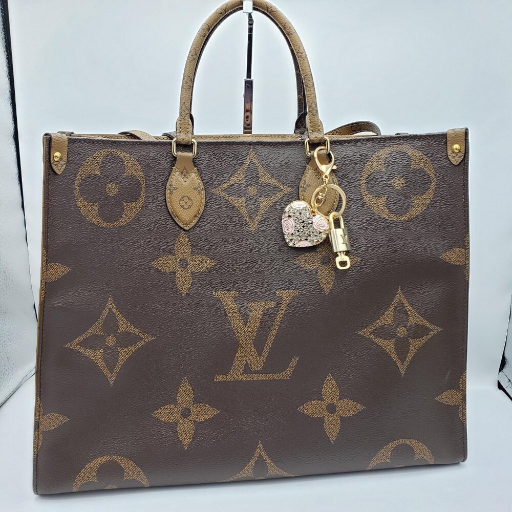 LV Gold Padlock & Key 🔒 Authentic Louis Vuitton Bag Unbranded Heart Charm - Picture 3 of 8